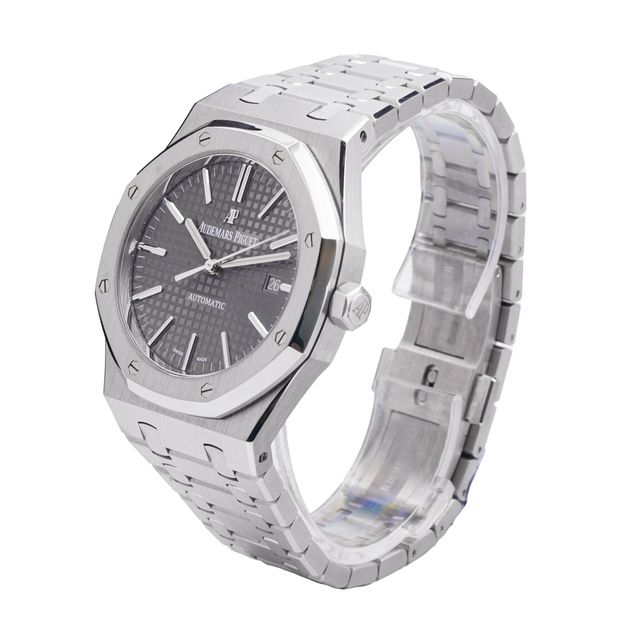 Audemars Piguet Royal Oak 15400ST.OO.1220ST.04 Image 2